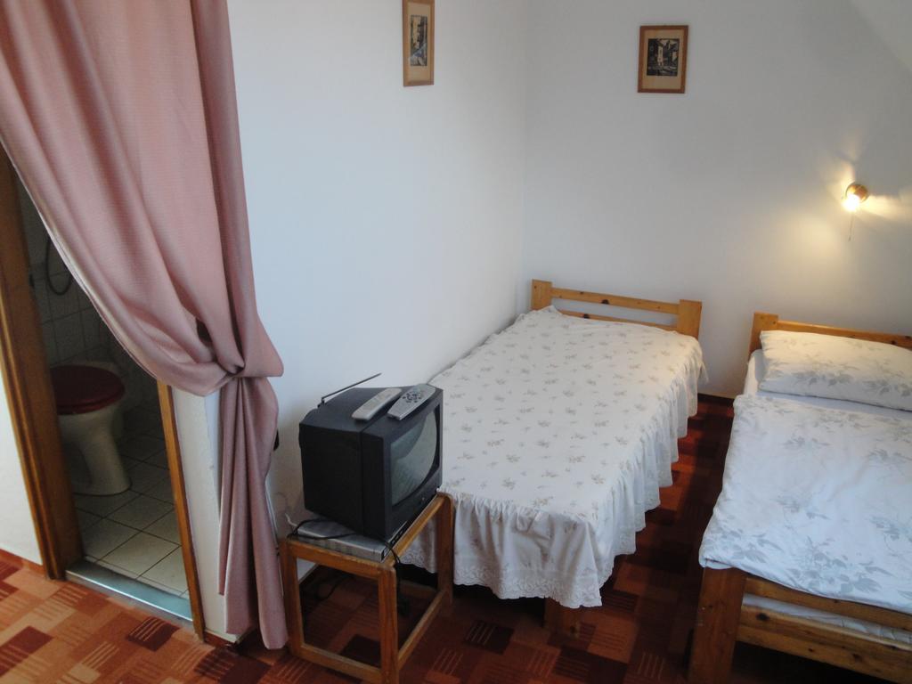 Guest House Ringhofer Vendeghaz Шопрон Стая снимка